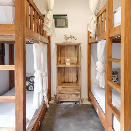 RedDoorz Hostel @ Raya Canggu 2