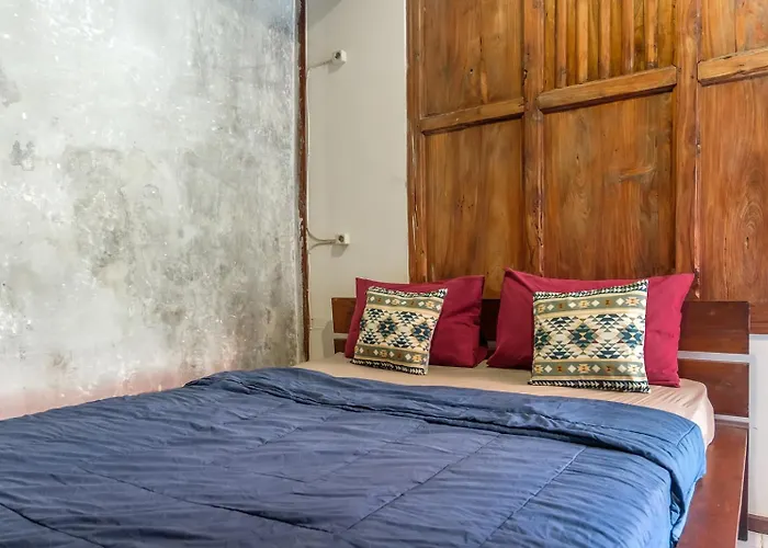 Twospaces Living At Wave And Chill House,