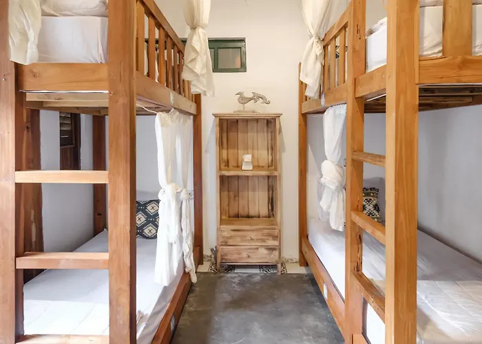 Twospaces Living At Wave And Chill House, 2*